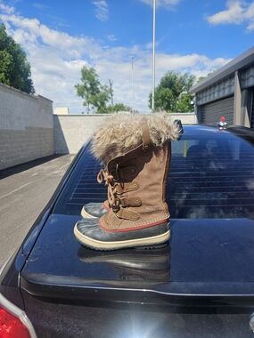 Sorel Women's Size 8.5 Faux Fur Waterproof Winter Snow Boots Brown NL2429-261